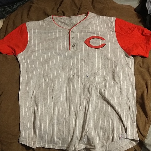 Shirts - Picture 4 of 8